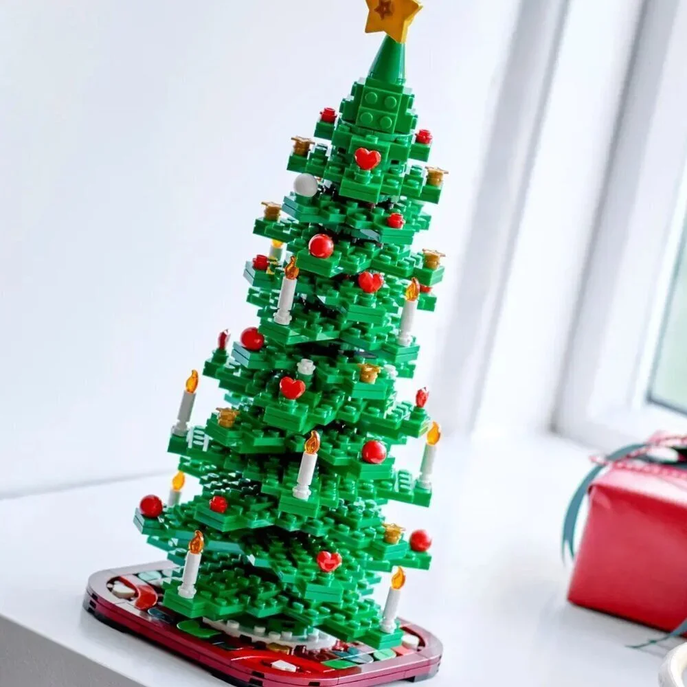 LEGO 40573 Christmas Tree Set • 784 pcs • 2-in-1 Holiday Build • New - Picture 7 of 9